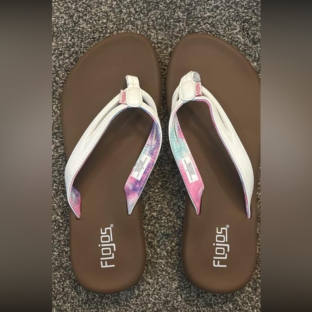 Women’s NWOT Frigos sandal. $15 plus shipping. Sz 9
